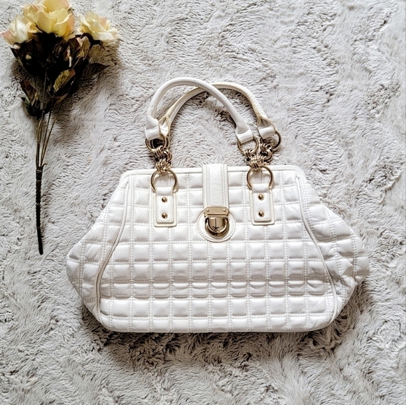 Express | Bags | Express Quilted White Clamshell Gold Color Metal ...